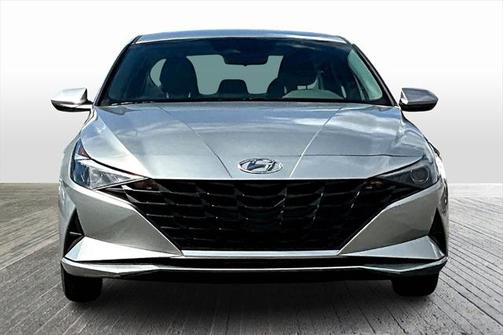 2023 Hyundai ELANTRA SE