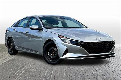 2023 Hyundai ELANTRA SE