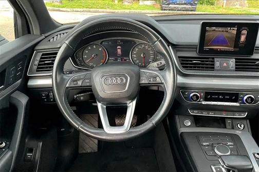 2020 Audi Q5 45 Titanium Premium
