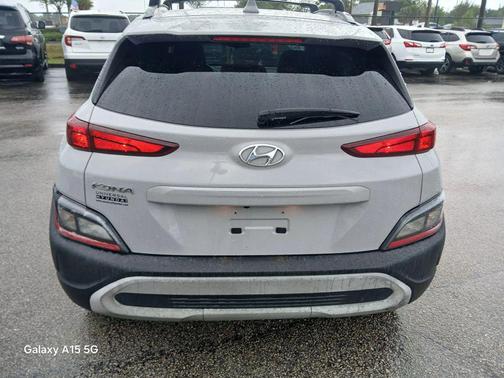 2022 Hyundai KONA SEL