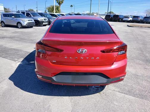 2019 Hyundai ELANTRA SE