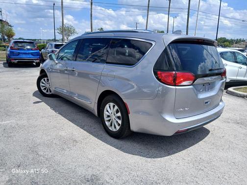 Billet Silver Metallic Clearcoat 2019 Chrysler Pacifica Touring L