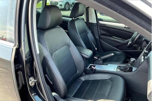 2012 Volkswagen Passat 2.5 SE