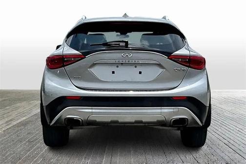 2017 INFINITI QX30 Premium