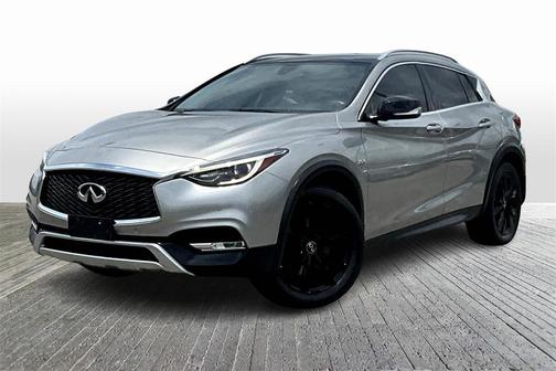 2017 INFINITI QX30 Premium