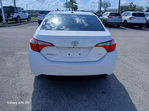 Super White 2016 Toyota Corolla LE Plus
