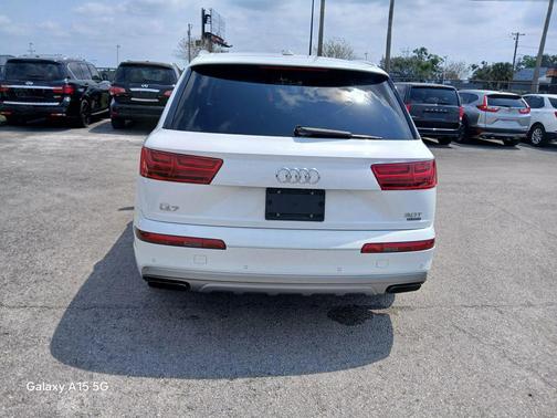 White 2018 Audi Q7 3.0T Premium Plus