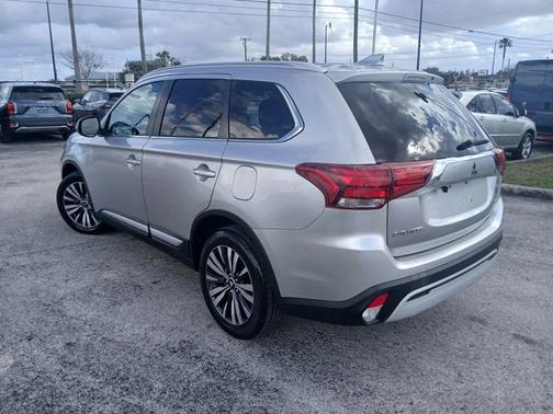 2020 Mitsubishi Outlander SP
