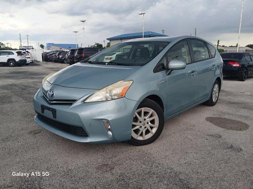 2014 Toyota Prius v Three