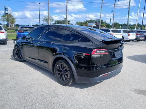 2022 Tesla Model X Dual Motor All-Wheel Drive