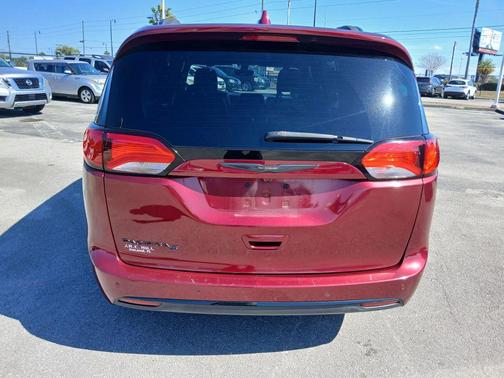 2019 Chrysler Pacifica Touring-L Plus