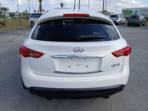 2014 INFINITI QX70 Base