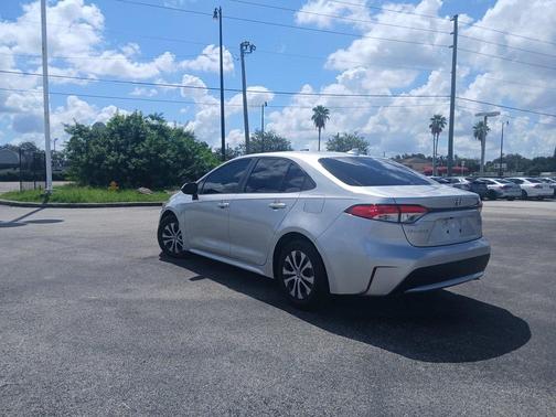 2022 Toyota Corolla Hybrid LE