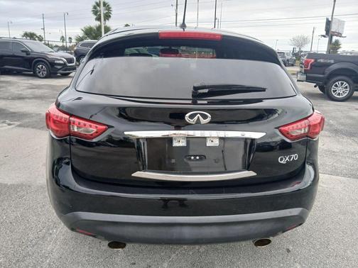 2016 INFINITI QX70 Base