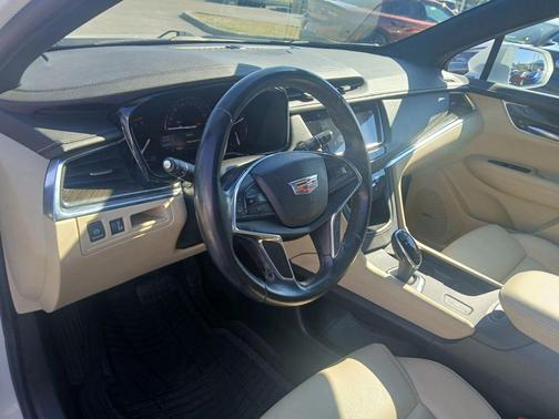 2017 Cadillac XT5 Base