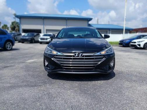 2020 Hyundai ELANTRA SE