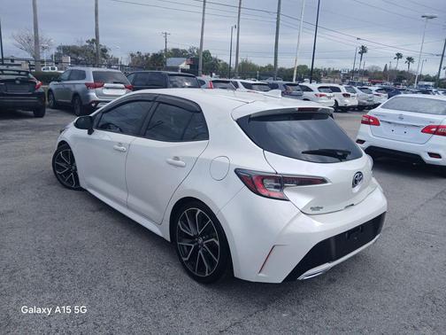 Blizzard Pearl 2019 Toyota Corolla XSE