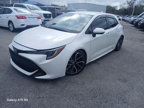 Blizzard Pearl 2019 Toyota Corolla XSE