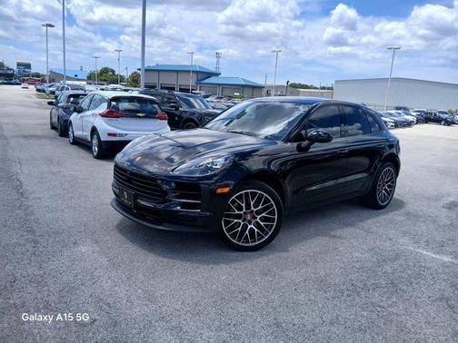 Black 2021 Porsche Macan Macan Sport Edition