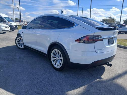 2018 Tesla Model X 100D Sport Utility 4D