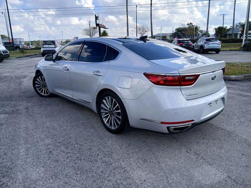 2017 Kia Cadenza Premium Sedan 4D
