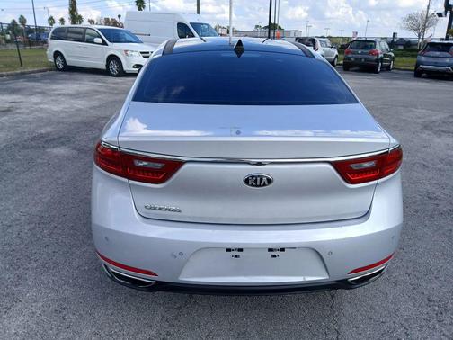 2017 Kia Cadenza Premium Sedan 4D