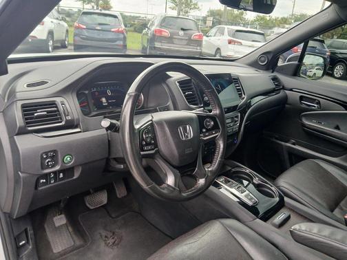 2022 Honda Pilot AWD Black Edition