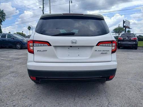 2022 Honda Pilot AWD Black Edition