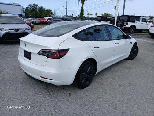 Pearl White Multi-Coat 2023 Tesla Model 3 Standard Range