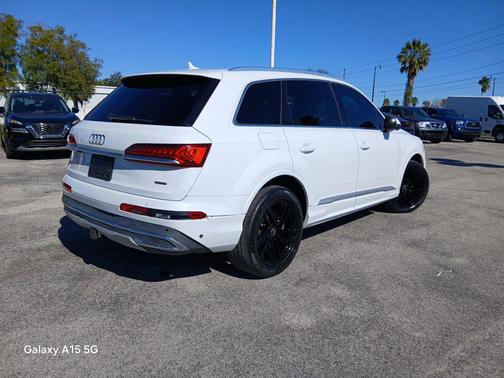 2021 Audi Q7 55 Premium Plus
