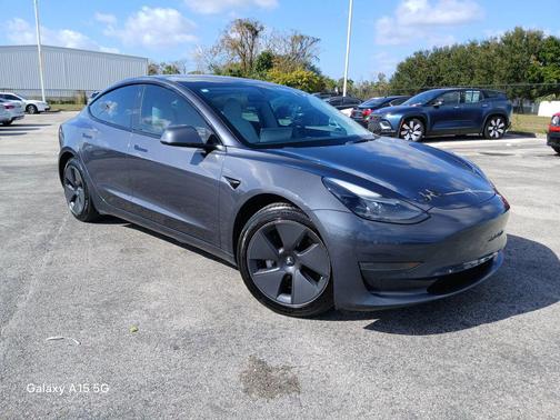2022 Tesla Model 3 Standard Range