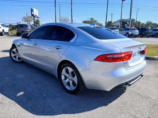 2017 Jaguar XE 25t