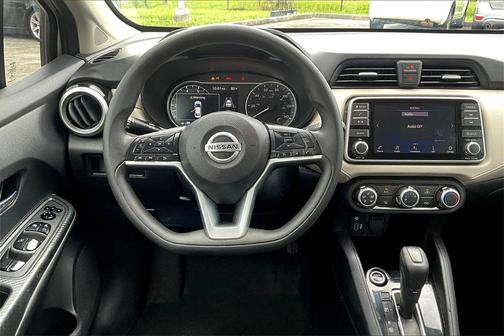 2022 Nissan Versa 1.6 SV