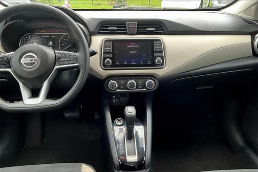2022 Nissan Versa 1.6 SV