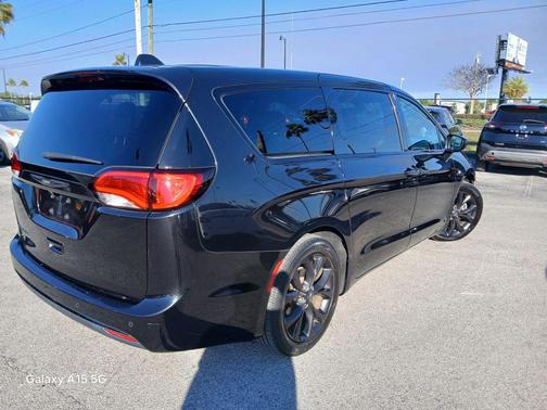 2020 Chrysler Pacifica Touring