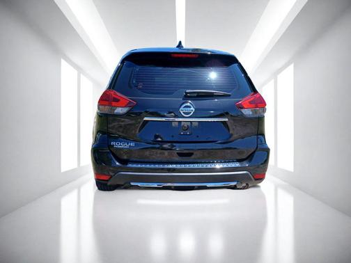 Magnetic Black Pearl 2020 Nissan Rogue S