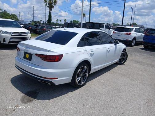 Glacier White Metallic 2019 Audi A4 40 Titanium Premium