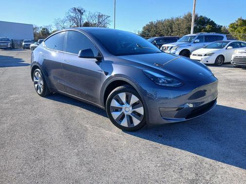 2024 Tesla Model Y Long Range Dual Motor All-Wheel Drive