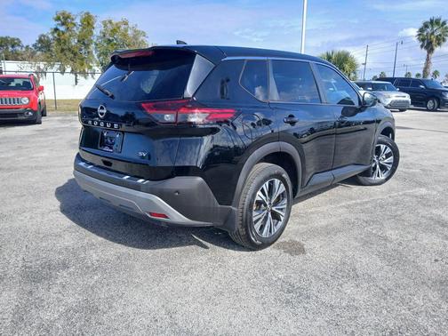 2022 Nissan Rogue SV