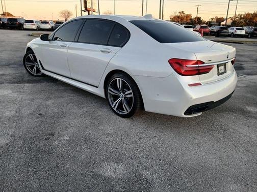 2016 BMW 750 i xDrive
