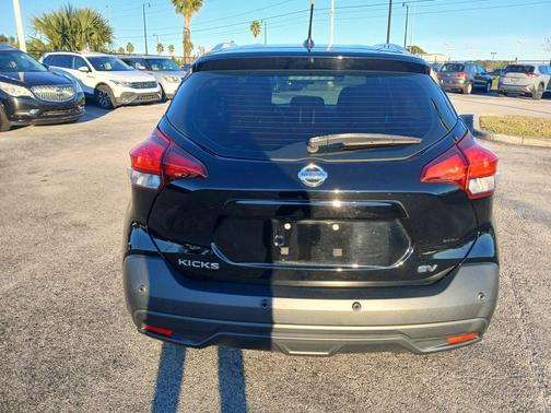 2020 Nissan Kicks SV