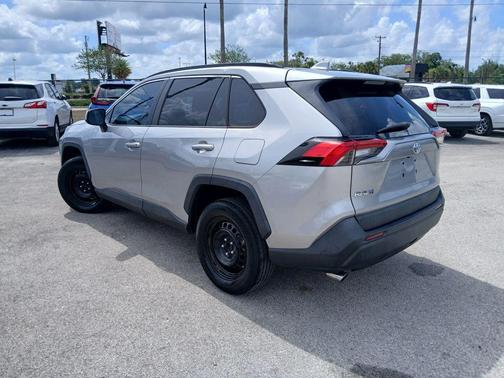 Silver Sky Metallic 2021 Toyota RAV4 LE
