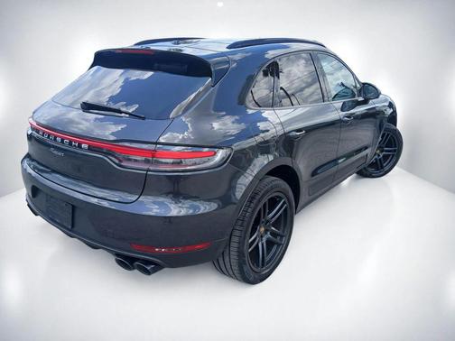 2021 Porsche Macan Macan Sport Edition
