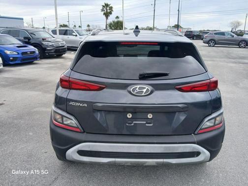 2022 Hyundai KONA SEL
