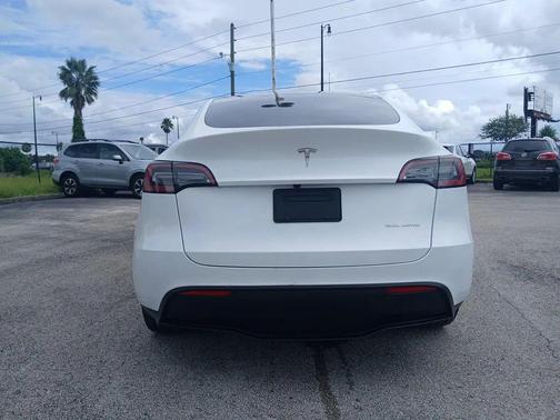 2023 Tesla Model Y Long Range Dual Motor All-Wheel Drive
