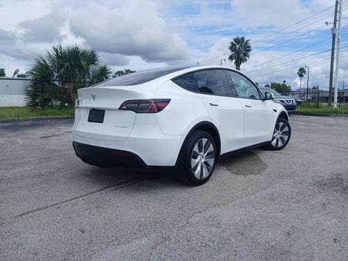 2023 Tesla Model Y Long Range Dual Motor All-Wheel Drive