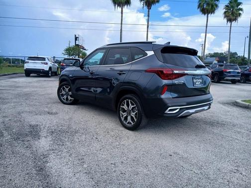 2022 Kia Seltos EX