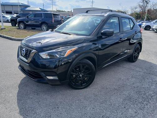 2020 Nissan Kicks SR