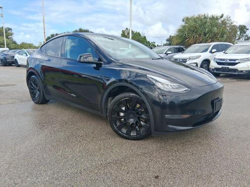 2023 Tesla Model Y Long Range Dual Motor All-Wheel Drive