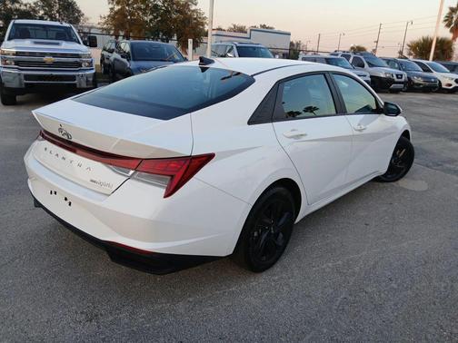 2023 Hyundai ELANTRA HEV Blue